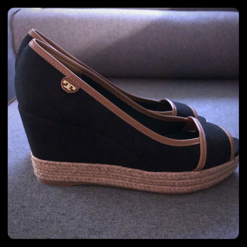 ❤️🎉Tory Burch 🎉❤️ size 8 wedges